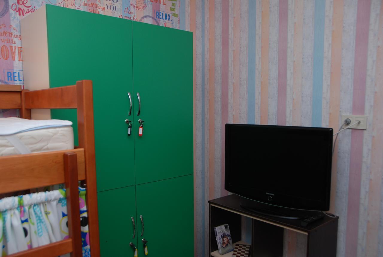 Green Apple Hostel Kijev Kültér fotó